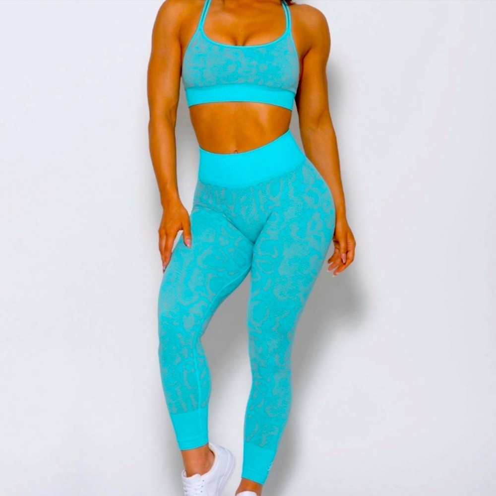 NWT Bombshell Sportswear Seamless Snake Bra Leggings Turquoise S XS